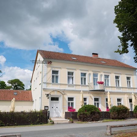 伍诺瓦库膳食公寓 Kožlí u Orlíka 外观 照片