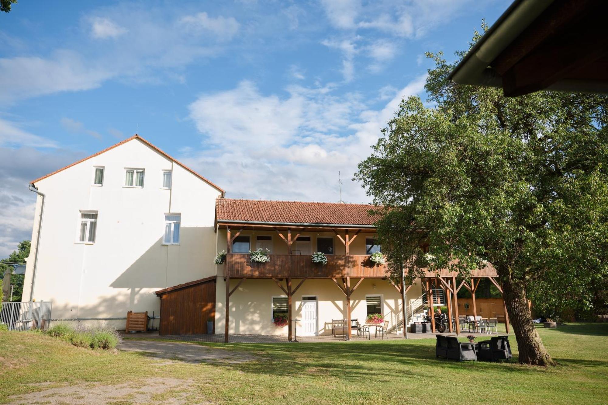 伍诺瓦库膳食公寓 Kožlí u Orlíka 外观 照片